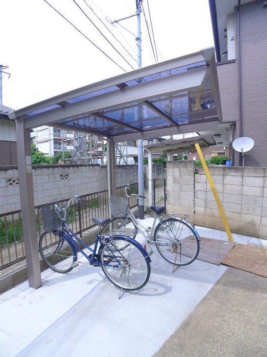 物件外観写真4　(駐輪場)