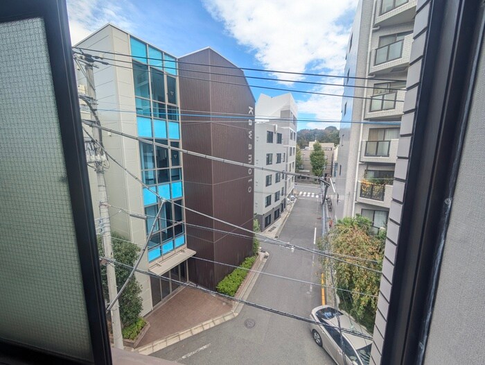 物件内観写真13　(室内からの展望)