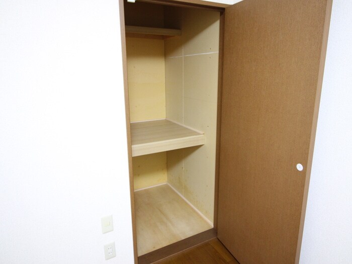 物件内観写真5　(収納)