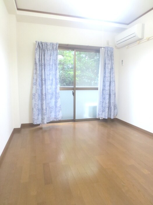 物件内観写真6　(居室)