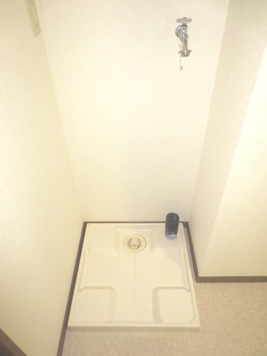 物件内観写真10　(洗濯機置場)