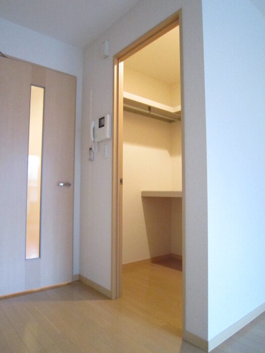 物件内観写真6　(収納)