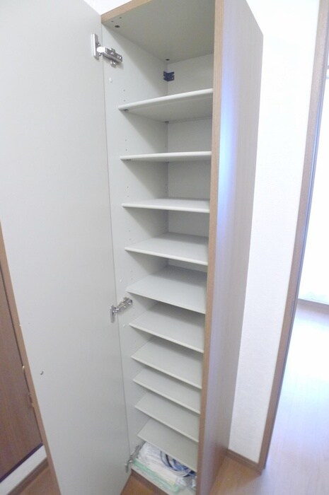 物件内観写真18　(靴箱)