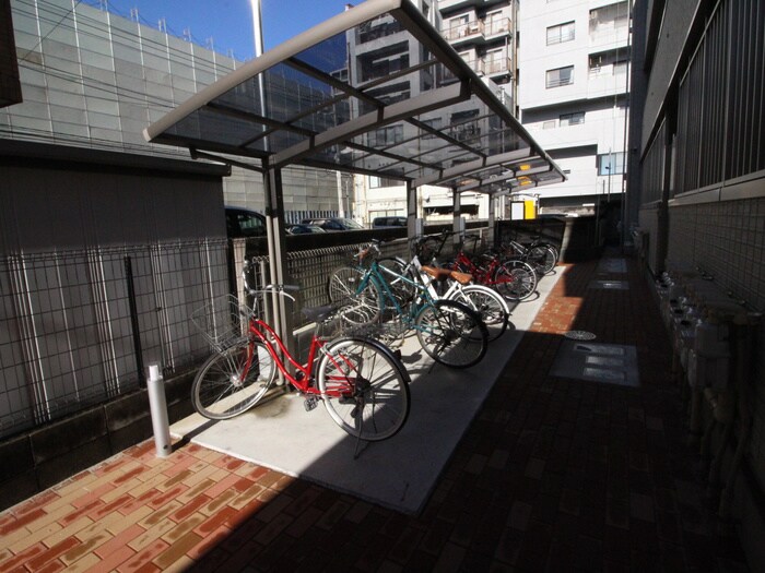 物件外観写真3　(駐輪場)