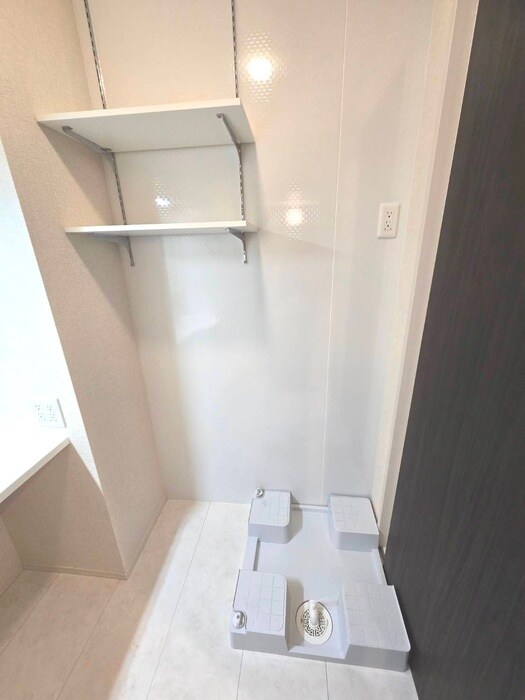 物件内観写真11　(洗濯機置場)