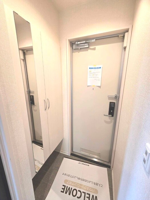 物件内観写真12　(玄関)