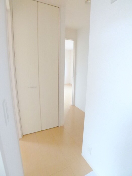 物件内観写真18　(廊下)