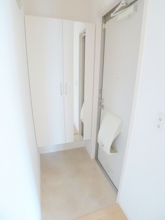 物件内観写真18　(玄関)