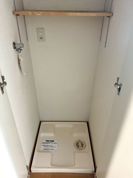 物件内観写真14　(洗濯機置場)