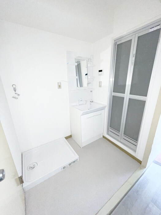 物件内観写真14　(洗濯機置場)