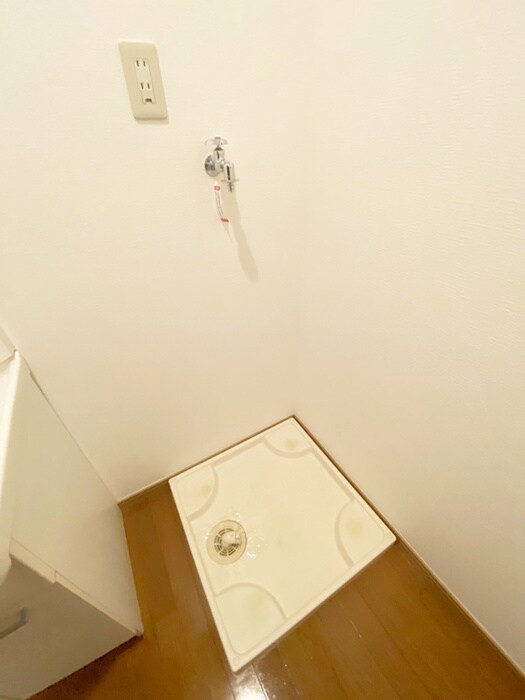 物件内観写真15　(洗濯機置場)