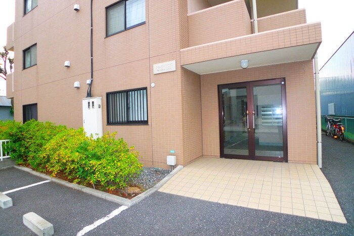 物件外観写真3　(駐車場)