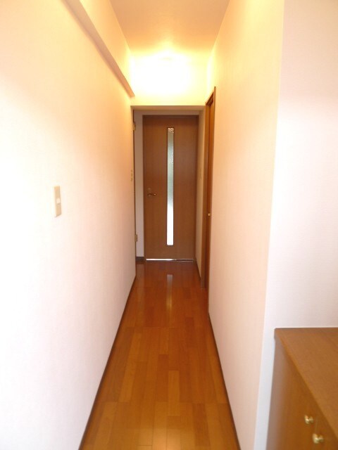 物件内観写真12　(玄関)