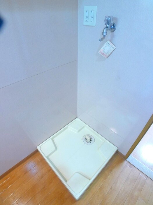 物件内観写真13　(洗濯機置場)