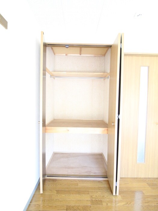 物件内観写真12　(収納)