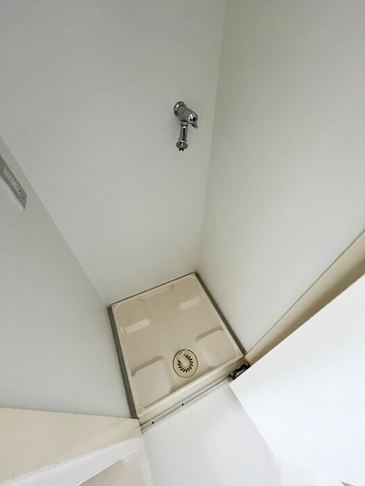 物件内観写真14　(洗濯機置場)