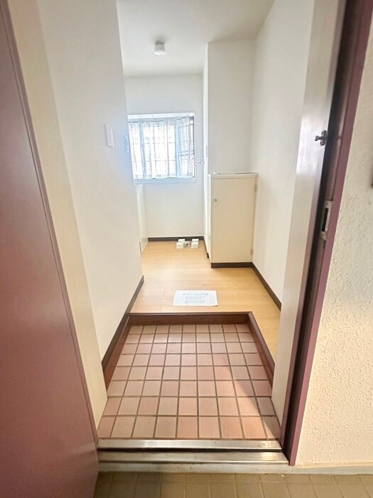 物件内観写真17　(玄関)