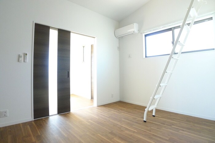 物件内観写真11　(居室)