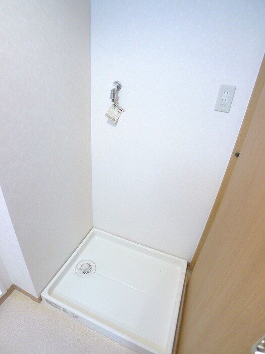 物件内観写真15　(洗濯機置場)