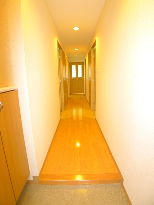 物件内観写真16　(玄関)