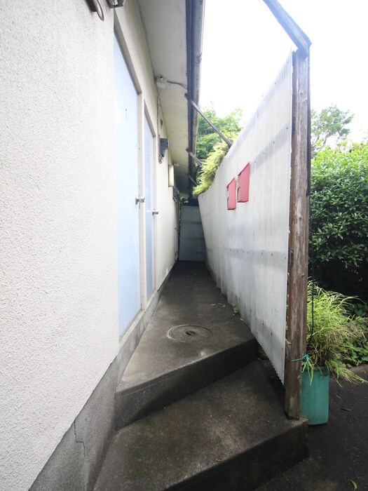 物件外観写真5　(エントランス部分)