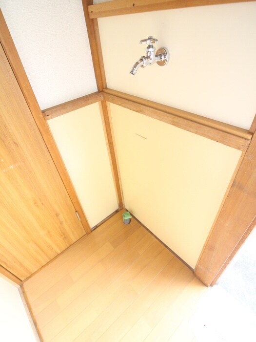 物件内観写真17　(洗濯機置場)
