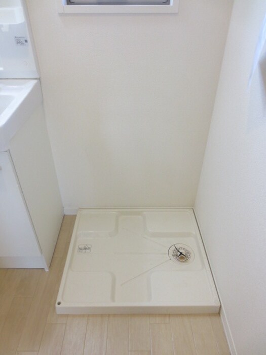 物件内観写真18　(洗濯機置場)