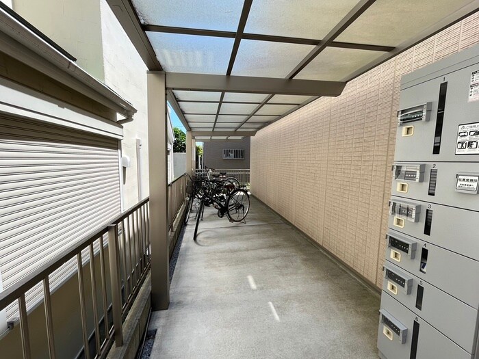 物件外観写真6　(駐輪場)