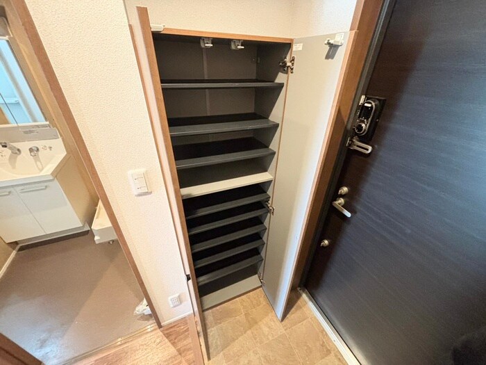物件内観写真16　(靴箱)