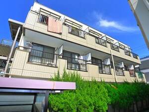 ロイヤルメドウ外観写真