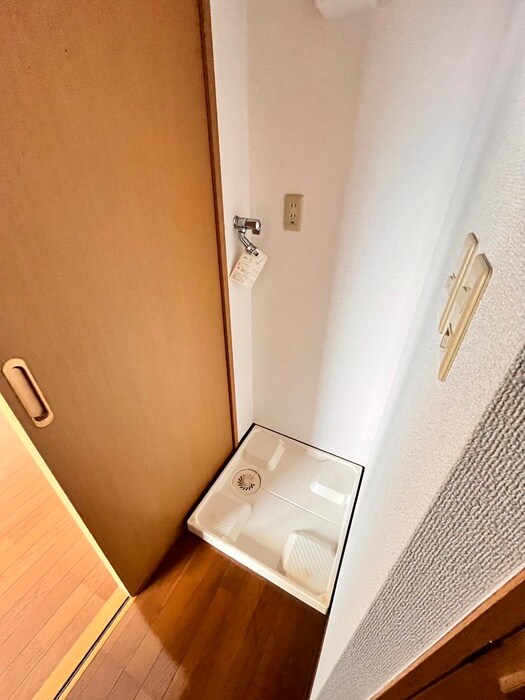 物件内観写真14　(洗濯機置場)