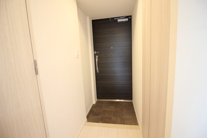 物件内観写真8　(玄関)