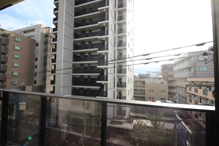 物件内観写真16　(室内からの展望)