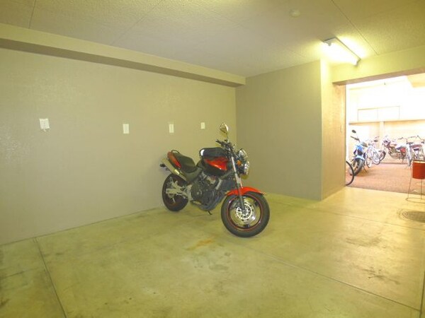 バイク置き場