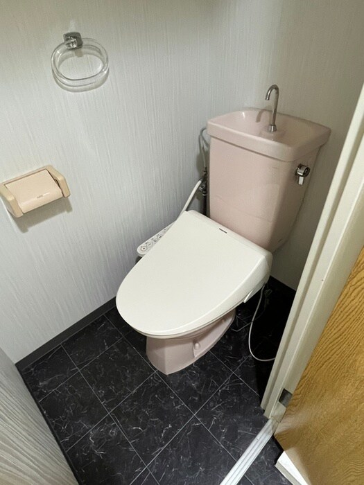 物件内観写真8　(トイレ)