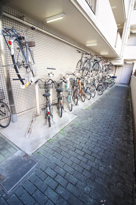 物件外観写真5　(駐輪場)