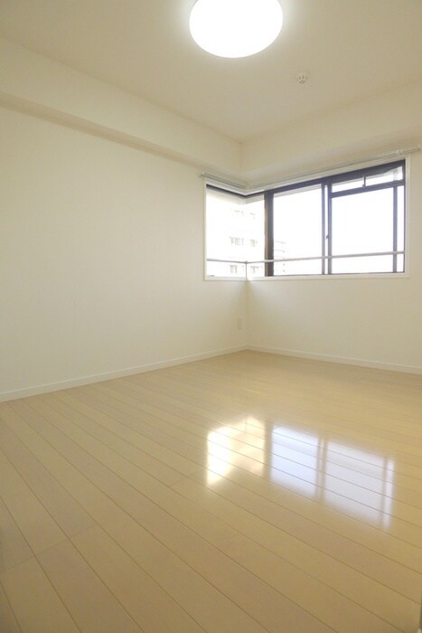 物件内観写真13　(室内からの展望)