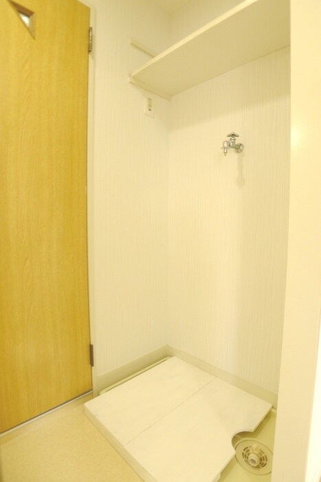 物件内観写真14　(洗濯機置場)