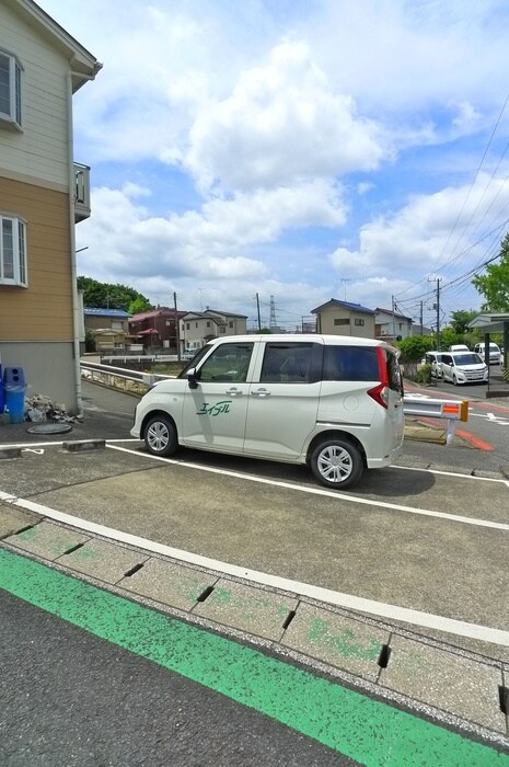 物件外観写真2　(駐車場)