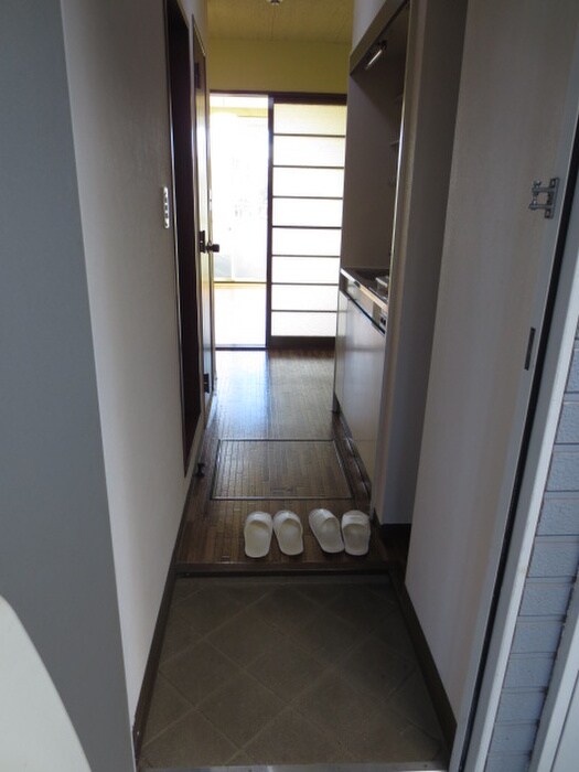 物件内観写真12　(玄関)