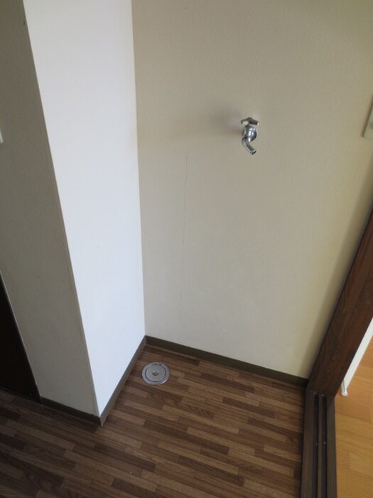 物件内観写真14　(洗濯機置場)