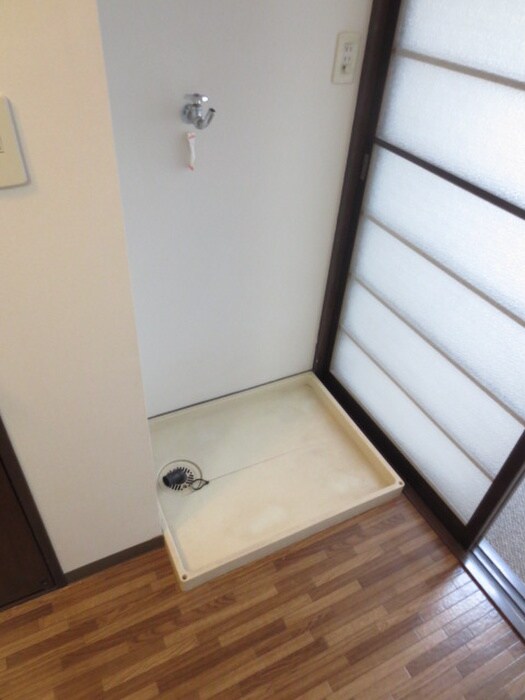 物件内観写真17　(洗濯機置場)