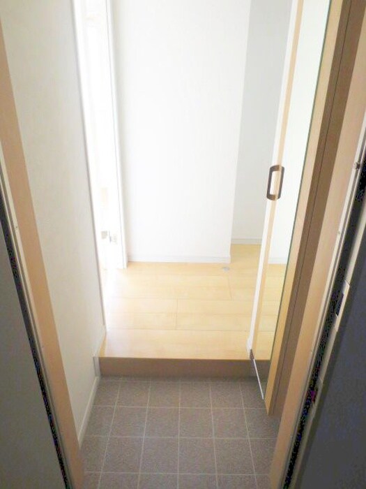 物件内観写真17　(玄関)