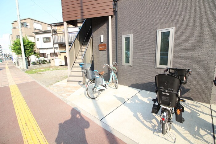 物件外観写真6　(駐輪場)