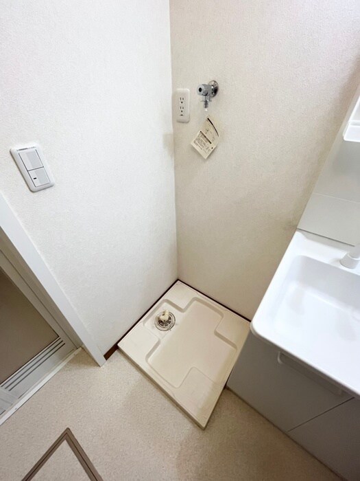 物件内観写真15　(洗濯機置場)