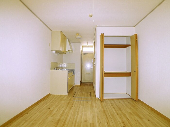 物件内観写真8　(居室)