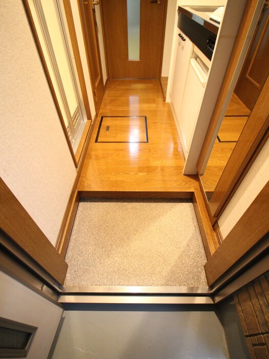 物件内観写真18　(玄関)