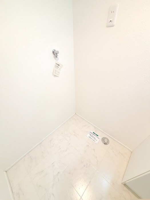 物件内観写真18　(洗濯機置場)