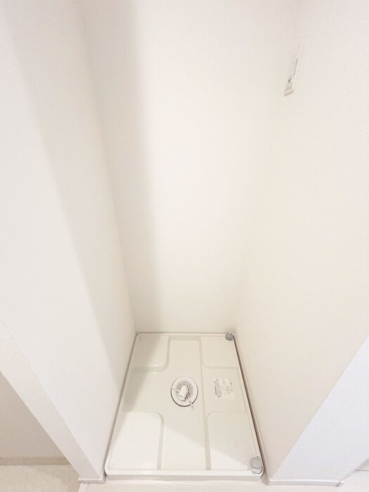 物件内観写真16　(洗濯機置場)