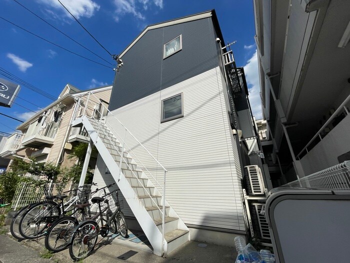 アザーレ新百合ヶ丘弐番館の物件外観写真